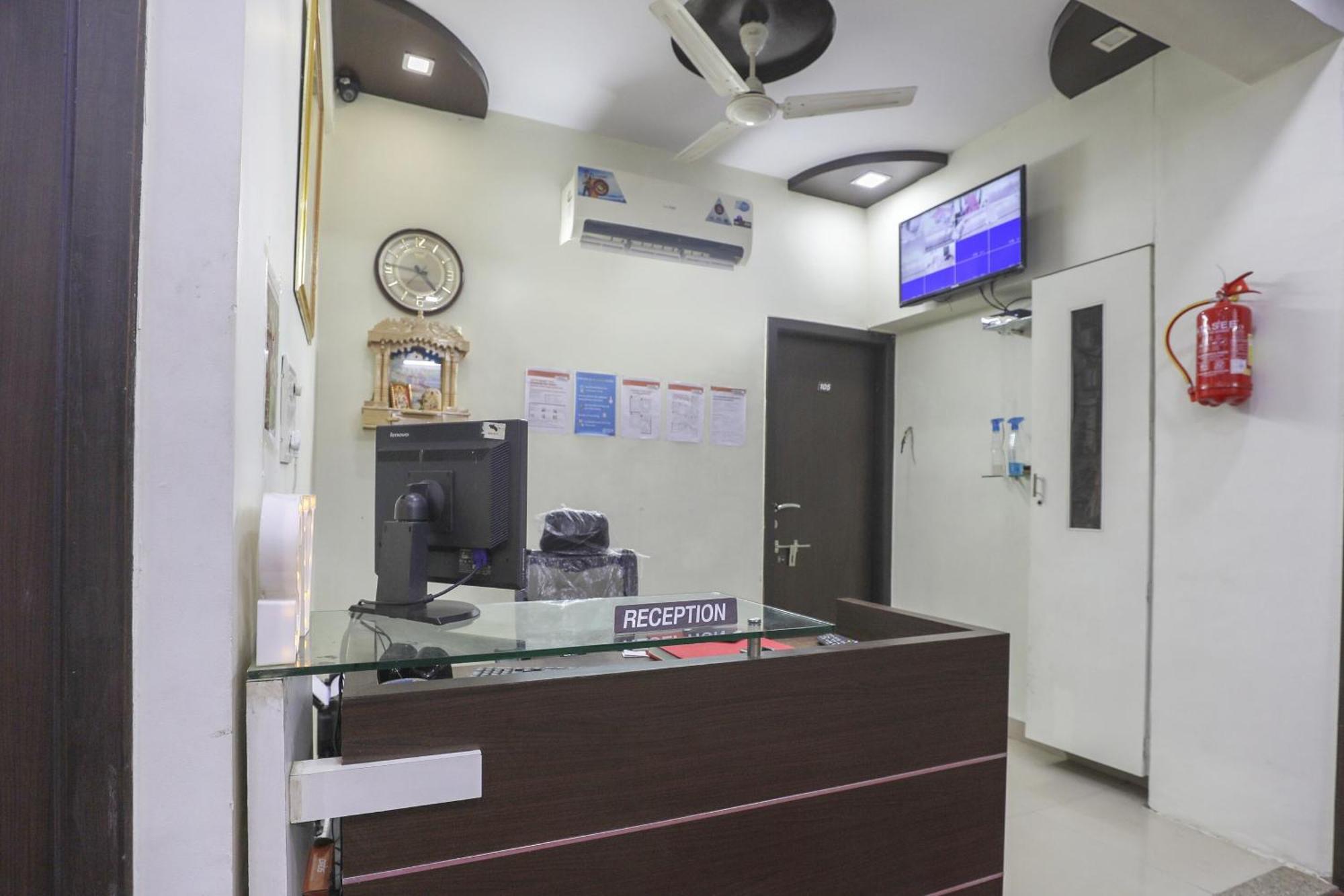 Collection O Shyam Vatika Banquet And Rooms Surat Bagian luar foto
