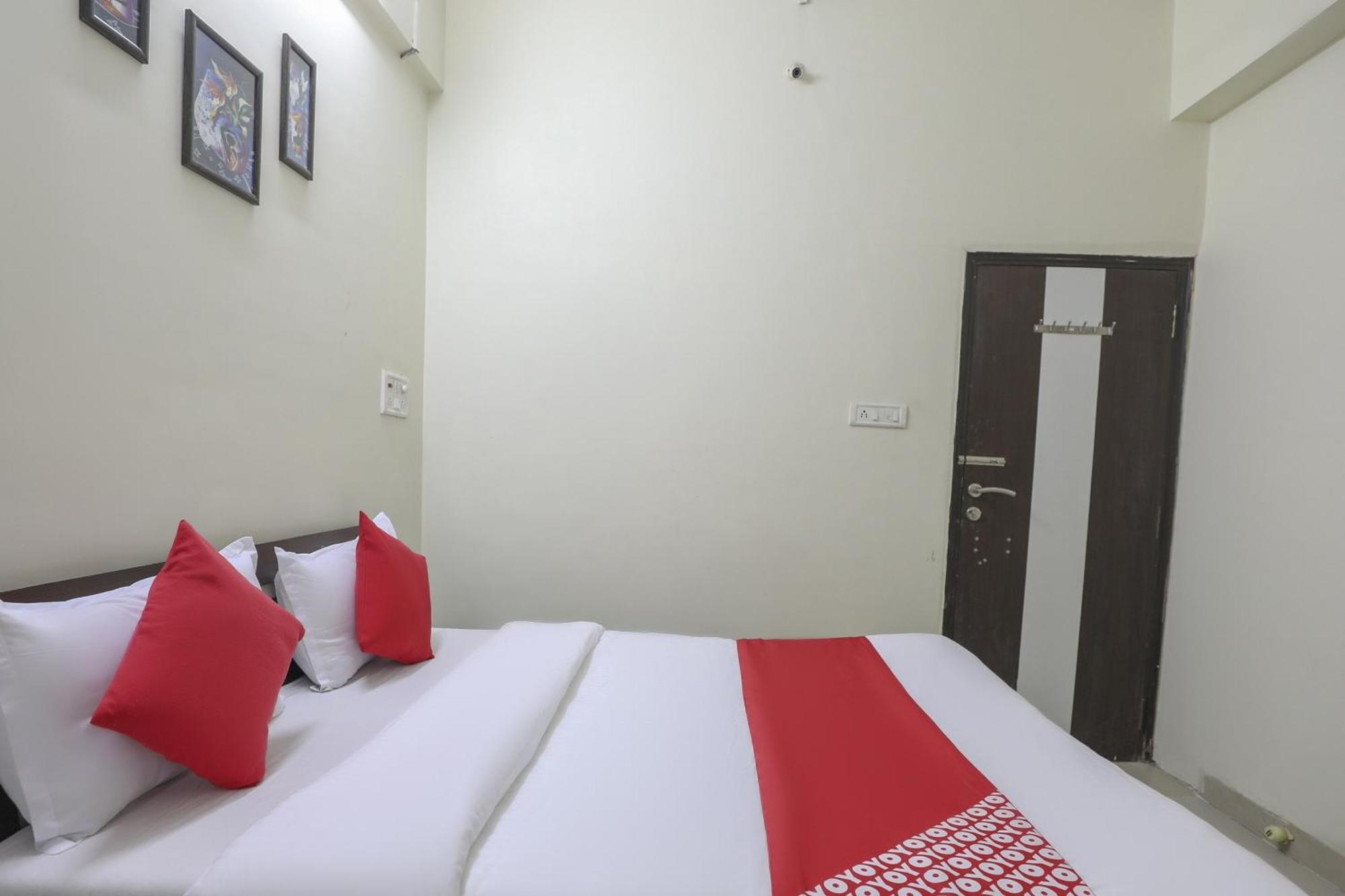 Collection O Shyam Vatika Banquet And Rooms Surat Bagian luar foto