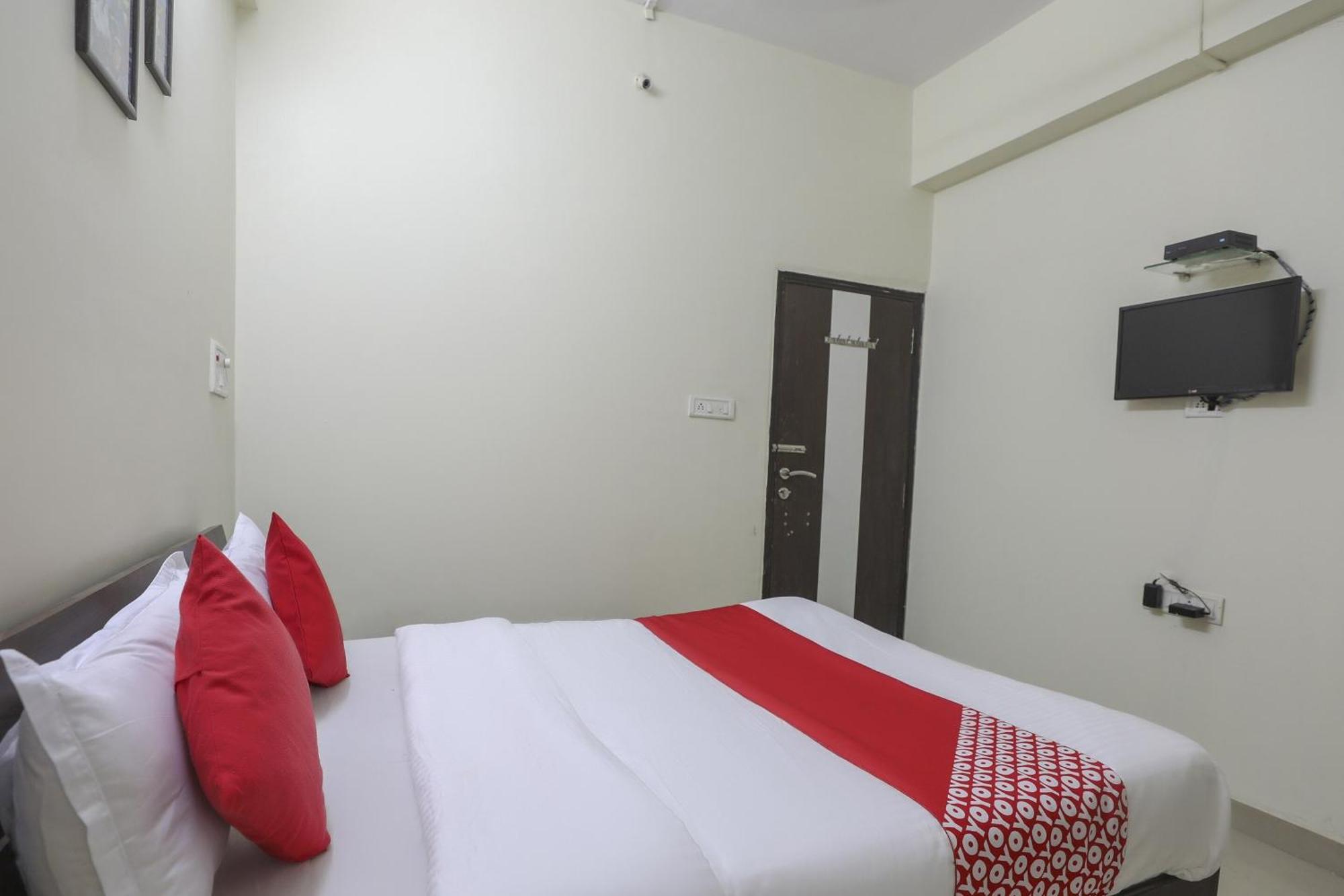 Collection O Shyam Vatika Banquet And Rooms Surat Bagian luar foto