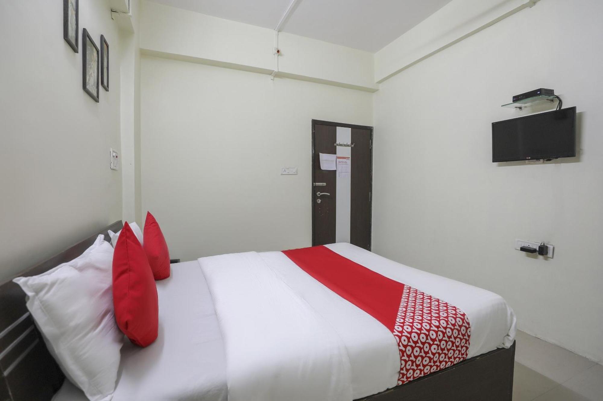 Collection O Shyam Vatika Banquet And Rooms Surat Bagian luar foto